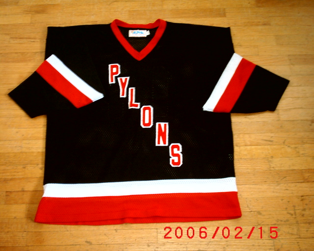pylonsjersey2002.jpg